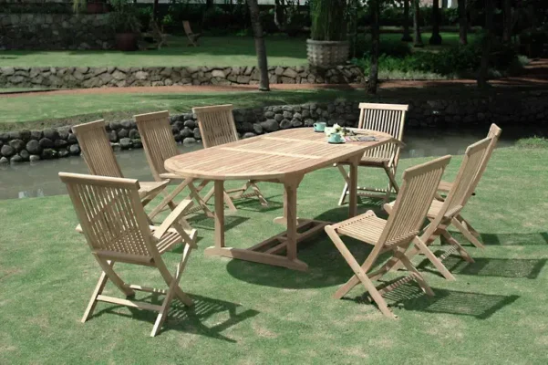 Classic oval table set