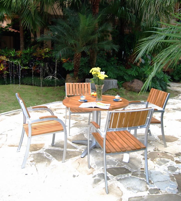 Luxury Garden Furniture Oxford Stacking Chair And Mezzo Round Table 723x800