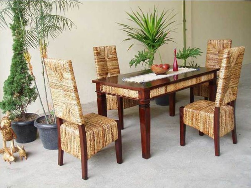Comodor DIning Set