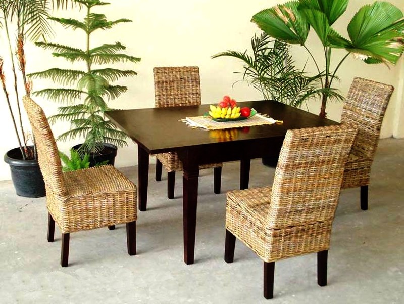 Gati rattan dining set