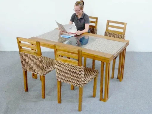Julie Dinning Set