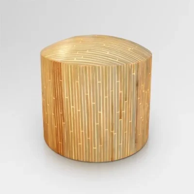 Sgabello in laminato di vimini