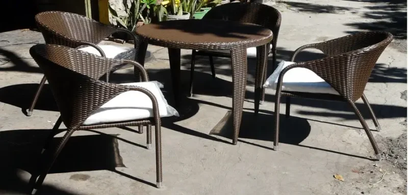 Renggo Synthetic rattan dining set