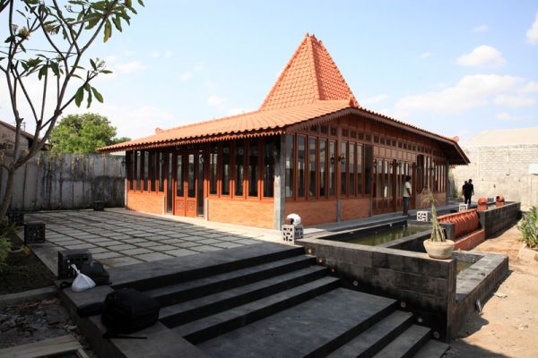 Burza Hotel Indonesia 600x400