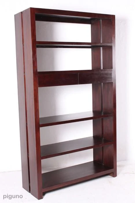 Izzy Bookrack