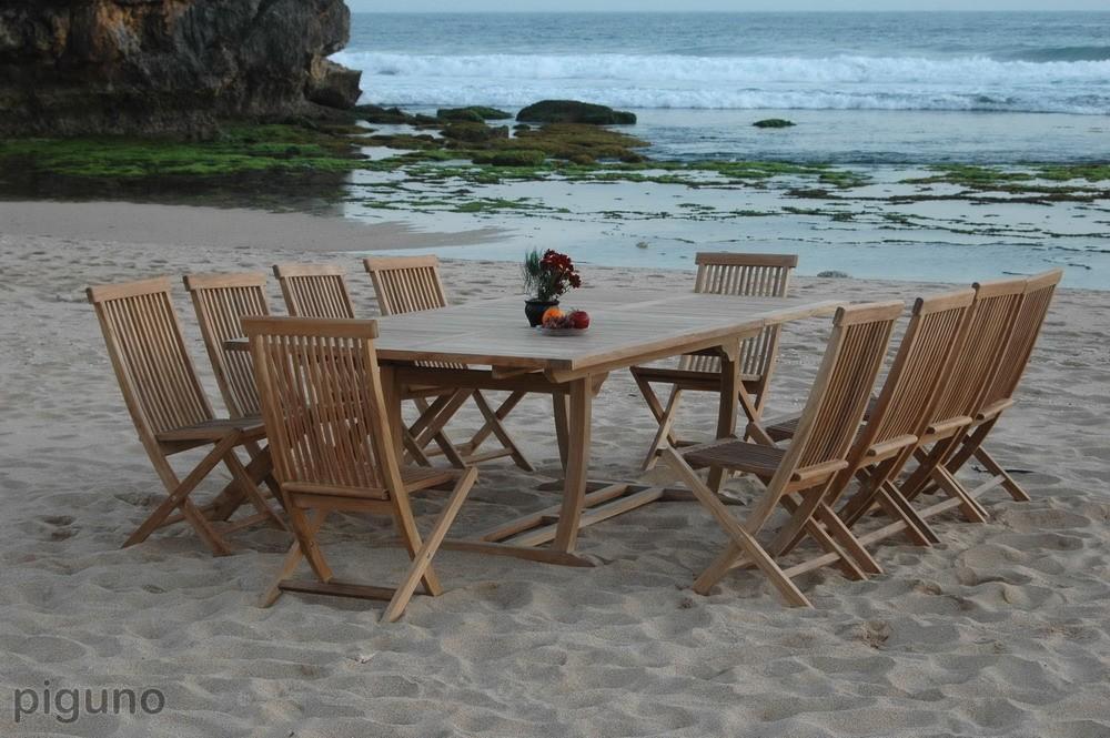 Alexandria Table Classic Chairs