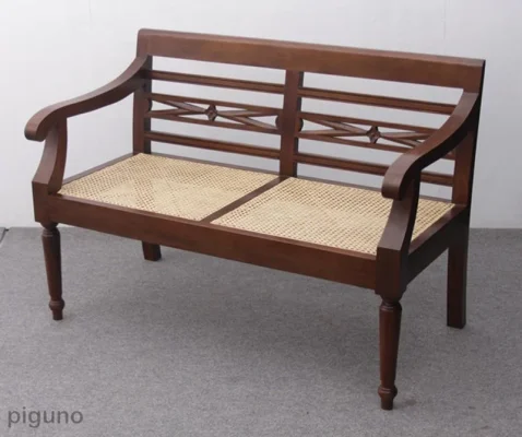Sundara Bench